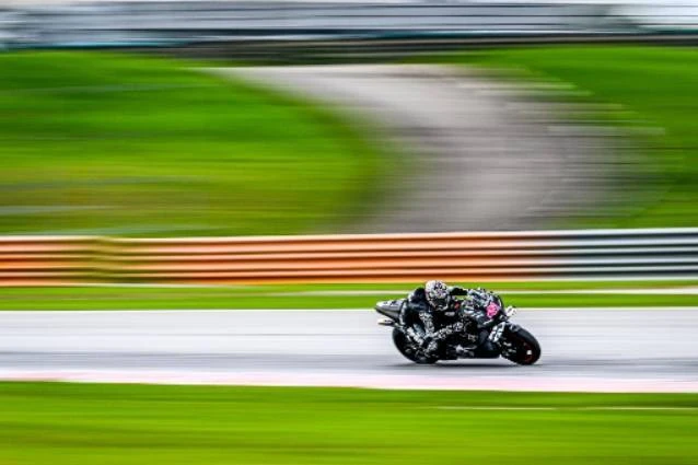 "Si MotoGP sigue así, los circuitos no serán suficientemente grandes"