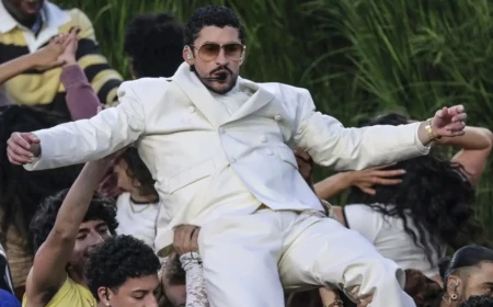 Bad Bunny presume del reloj que lució en la Super Bowl: Vale más de 1,5 millones de pesos