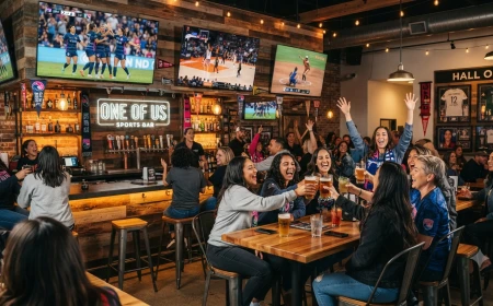 "One of Us": El primer bar de deportes femeninos llega a North Park