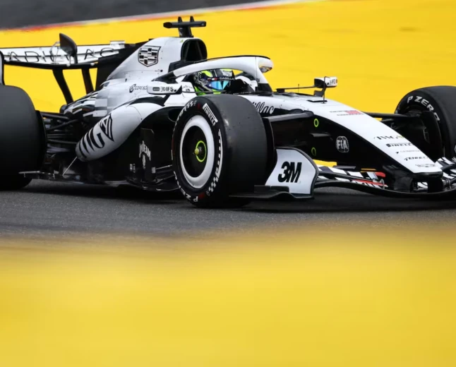 Checo Pérez sigue un paso por detrás de Bottas en los Libres 3... Antonelli se muestra intratable