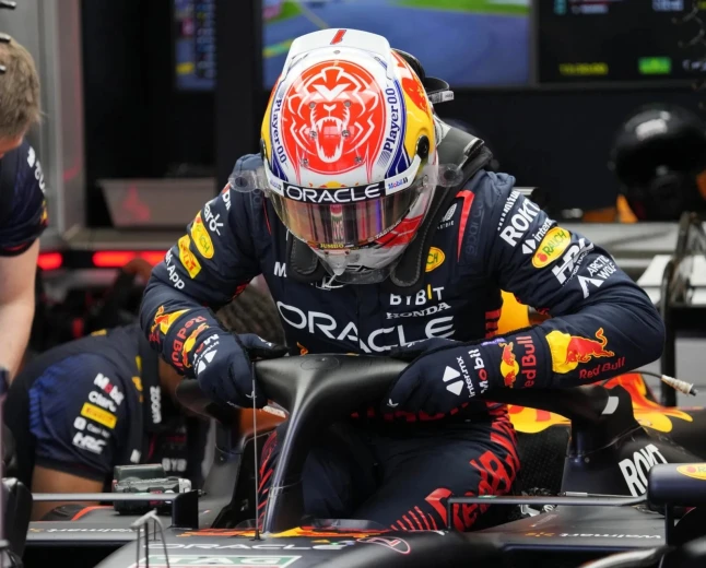 Verstappen vuelve a avivar las dudas con respecto a su futuro en Red Bull