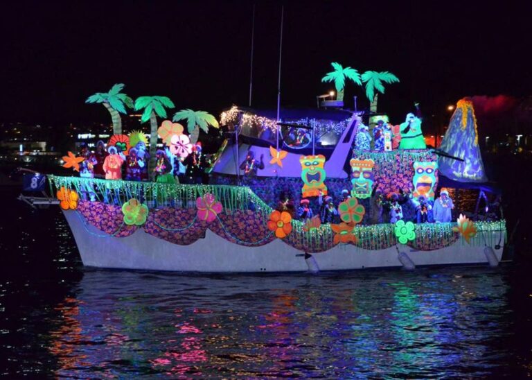 Desfile de Barcos Navideños en San Diego